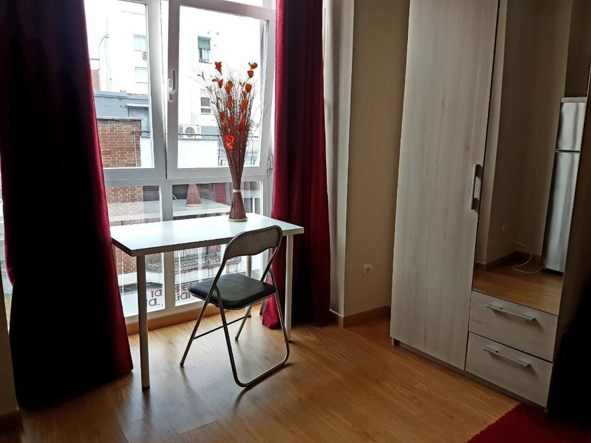 Studio Apartment,765755320:JPEG